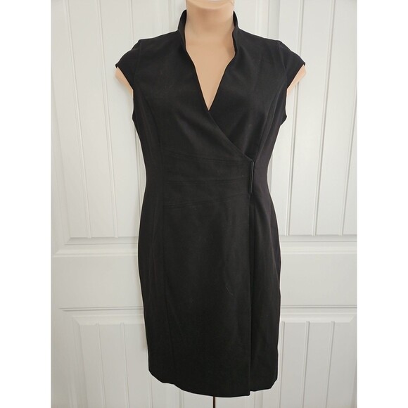 Calvin Klein Sz 10 Black Cap Sleeve V Neck Wrap Dress Side Embossed Buckle NEW - Picture 1 of 11